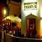 Caf� Noahs en el puerto