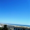 Em primeira linha da praia