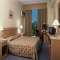 Astor Hotel, Grecia