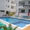 A pié de playa, moderno y confortable