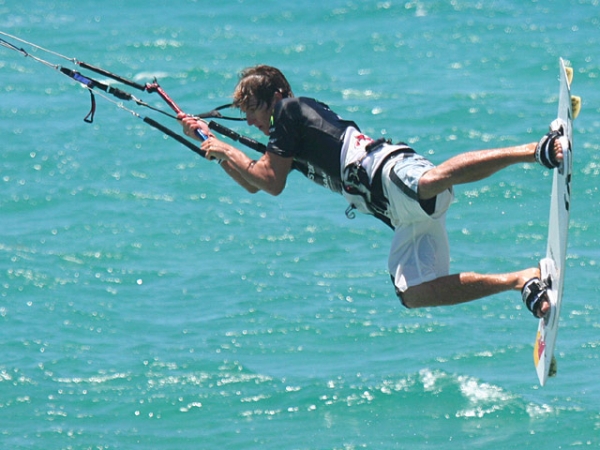 Aaron Hadlow en Tarifa durante la PKRA 2008