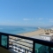 A pi� de playa, con una bonita piscina