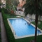 con piscina y cerca de la playa