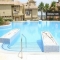 con piscina grande